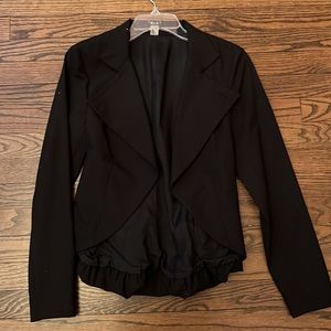 Ladies contemporary fitted blazer.